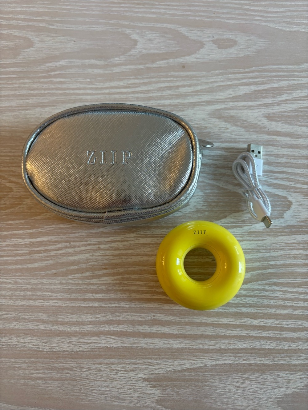ZIIP Dot with Silver Carry Case